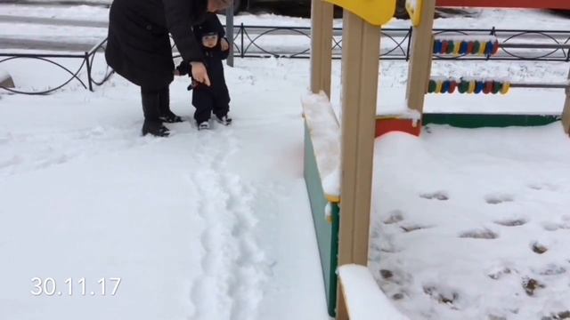 Зимняя сказка. Ёлку собрали — а наряжать нечем смотреть онлайн