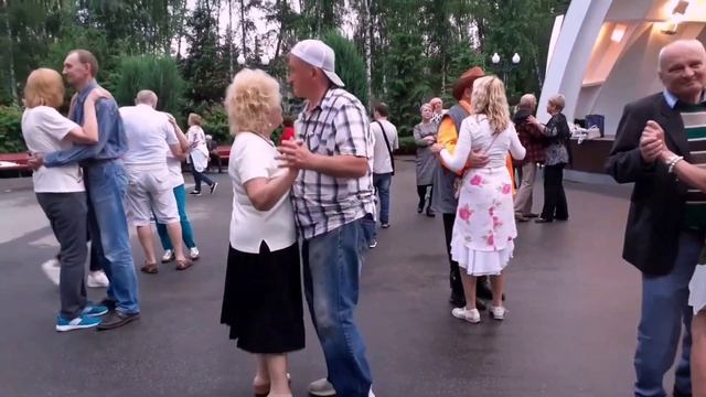 СМЕРЕКОВА ХАТА! ТАНЦЫ ХАРЬКОВ СЧАСТЛИВЫЕ МОМЕНТЫ смотреть онлайн