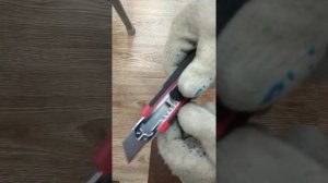 КАК ПРАВИЛЬНО СЛОМАТЬ ЛЕЗВИЕ КАНЦЕЛЯРСКОГО НОЖА