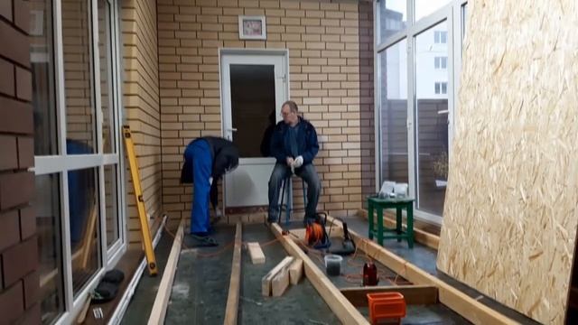 Кладем на полы Как мы делали полы своими руками. смотреть онлайн