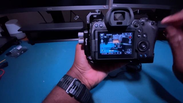 Replace the proprietary Canon DC Coupler DR-E6 adapter with a standard 2.1mm x 5.5mm adapter. смотреть онлайн