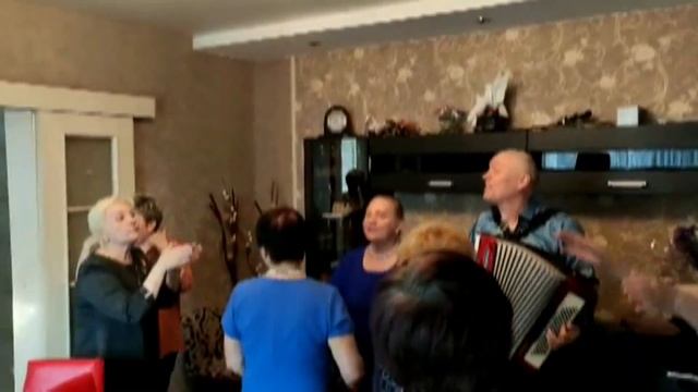 Аккордеонист Николай Засидкевич (Донецкий). "Мы желаем счастья вам". Финал праздника. смотреть онлайн