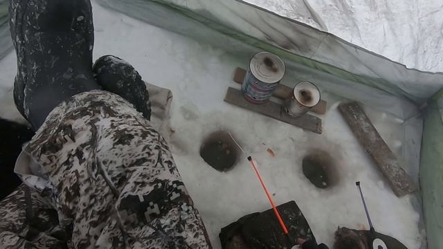 Холодно блин, но клёв, что надо! Рекордная плотва (сорога) смотреть онлайн
