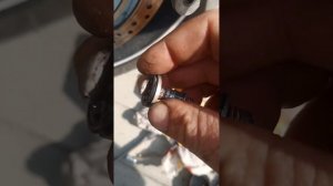 клинит задний тормоз на honda st 1300. лечится просто.