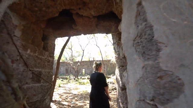 Джунгли пожирают таинственный форт в северном Гоа. Январь 2020 / Тише Дальше смотреть онлайн