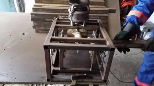 Очистка профильной трубы от ржавчины.