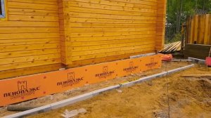 отмостка деревянного дома с утеплением на Байкале