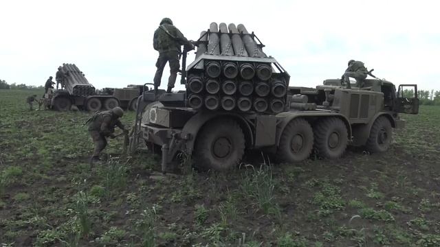 Батарея РСЗО «Ураган» от операторов БпЛА «Орлан-10» получила координаты разведанных укреплённых пози смотреть онлайн