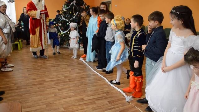 29.12.18. Новогодний праздник в Лаишевском детском доме-12 смотреть онлайн