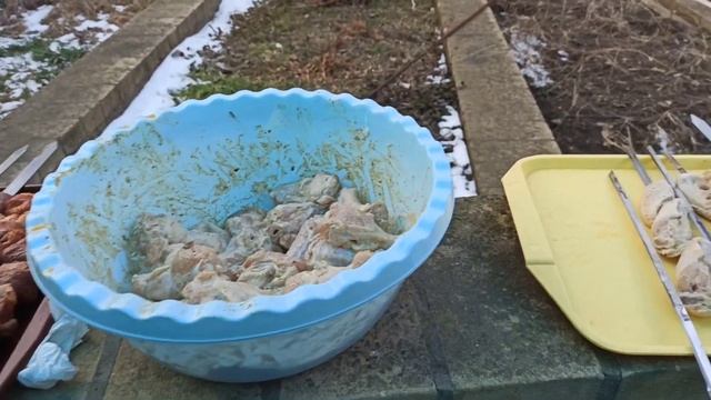 Шашлык из Баранины. Курдюк очень вкусный. Сочные крылышки... смотреть онлайн