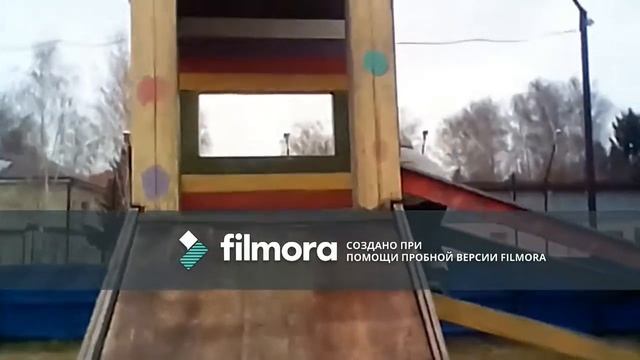 Мы идём в парк и кушаем пиццу в кафе смотреть онлайн