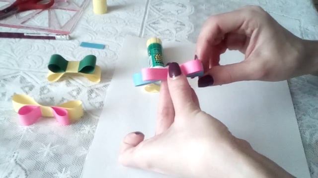 DIY : Colored Paper Bows *** How to make a bow *** Paper crafts *** Origama Bows смотреть онлайн