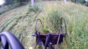 Тяжелое кошение травы косилкой Заря на модуле