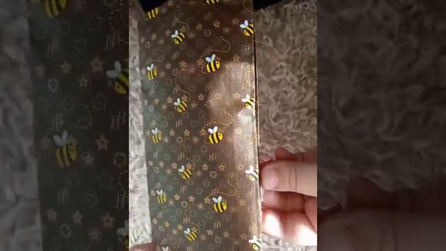 L.O.L. O.M.G распаковка -обзор на куклу Poyal bee из первой серии. смотреть онлайн