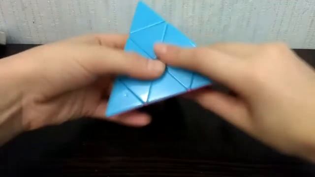 Пирамидка одной рукой???