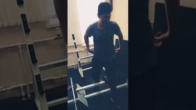 ЛУЧШЕЕ упражнение для груди | качаем верхнюю часть груди | техничное выполнение упражнения смотреть онлайн