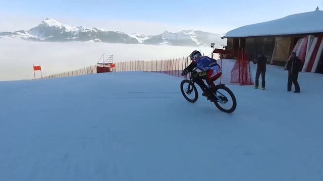 Downhill MTB on steepest World Cup Ski Course. смотреть онлайн