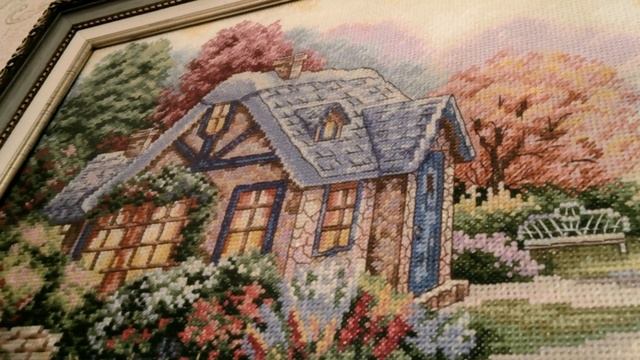 Вышивка крестом. Вышитые картины у мамы дома. смотреть онлайн