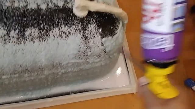 УТЕПЛЕНИЕ ЖеЛеЗнОй ВАННЫ. ЧТОБЫ НЕ БРЕНЧАЛА. Пеним-Утепляем Ванну. 2 балона пены. смотреть онлайн