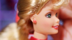 1993 VS 1998: какая Барби-Санта лучше? Обзор-сравнение Barbie Holiday Hostess & Festive Season