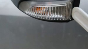 Замена лампочки в повторителе на зеркале