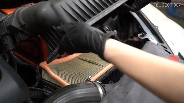 Så byter du luftfilter på PEUGEOT 307 SW AUTODOC-LEKTION