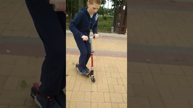 Показываю как сделать дроп на самокате смотреть онлайн