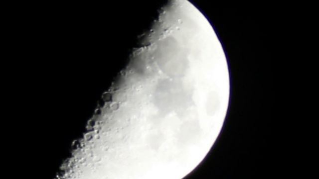 Луна кратеры зум. Любительский, телескоп Veber 900/90.