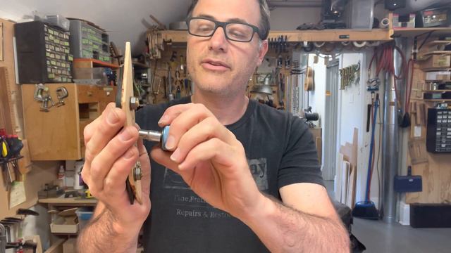 Anatomy of a Gibson Plastic Adjustable Bridge from 1962 смотреть онлайн
