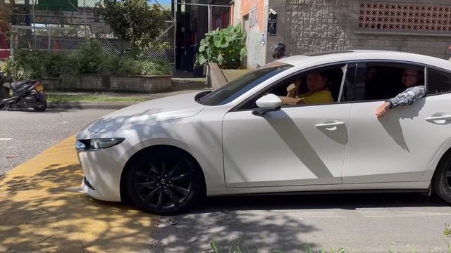 Mazda 3 2023 Altura libre al suelo смотреть онлайн