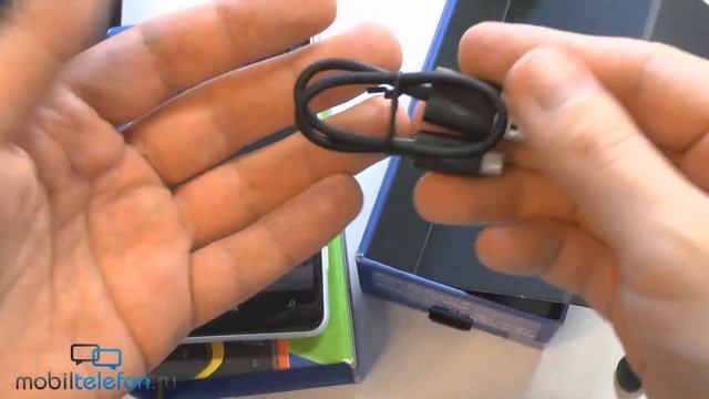 Распаковка Nokia Lumia 625 с 4,7" дисплеем (unboxing) смотреть онлайн
