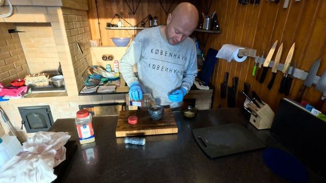 Тунец на гриле в панировке из белого перца смотреть онлайн