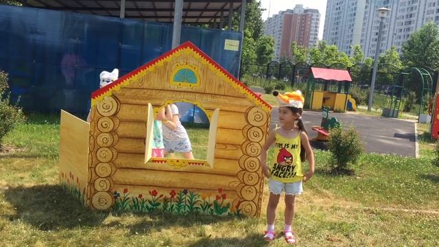 Театрализованное представление «Теремок на новый лад». ГБОУ Школа № 2109. смотреть онлайн