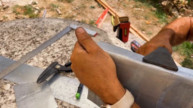 Un micro toit pour le mini château ! [VLOG S1 EP66] смотреть онлайн