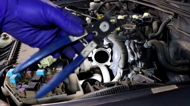 Mazda MX5 NC mk3 thermostat replacement. How to replace thermostat or coolant on your car. смотреть онлайн