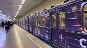 🚇Новогодний поезд Московского метро Еж-3. 2024 | New Year's train of the Moscow metro 2024