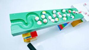 Шарики катаются по лабиринту, шарики и машинки