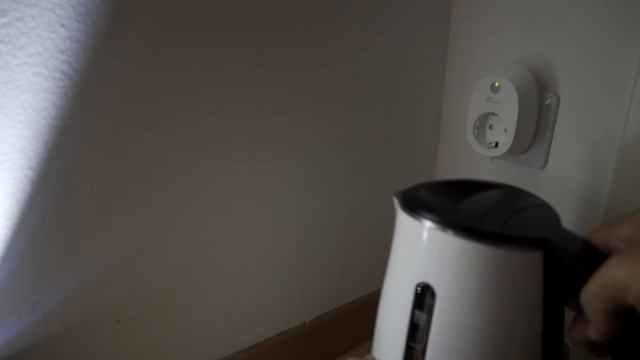 TP-Link SMART PLUG REVIEW - HS100 / HS110 Unboxing, Review, HowTo, Kasa, Alexa Tutorial смотреть онлайн