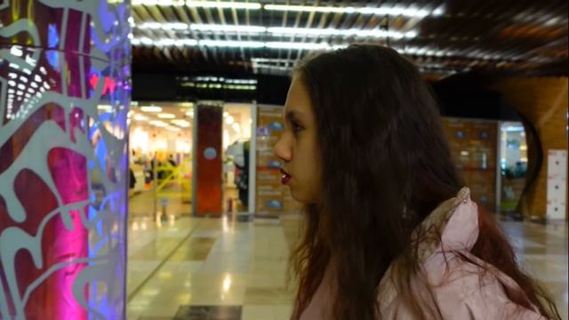 ВЕЧЕРНЯЯ Прогулка с РОДИТЕЛЯМИ? ИДЁМ в Торгово- Развлекательный Центр смотреть онлайн