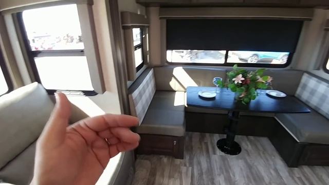 Finally a Compact Midbunk Fifth Wheel RV! 36ft Grand Design Reflection 31mb! смотреть онлайн