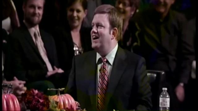 Michele Bachmann Pours Water for the Rest of the Male Candidates at Republican Family Forum Debate смотреть онлайн