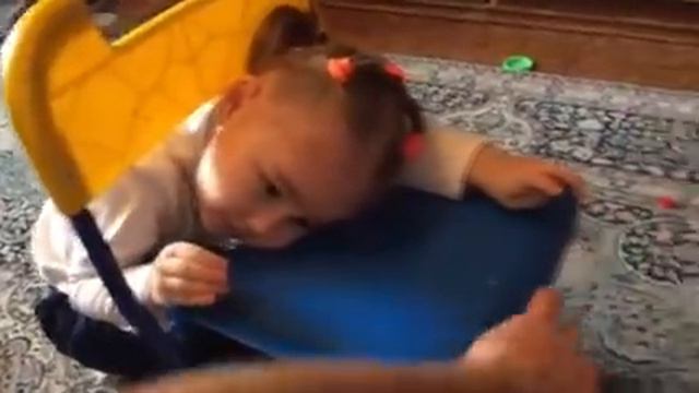 Доча застряла в стуле смотреть онлайн