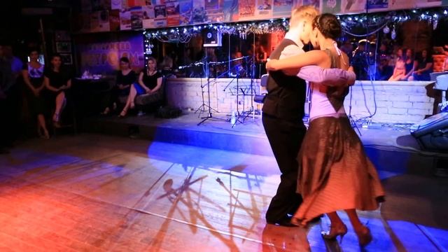 Танго - милонга - Мария Почукаева и Михаил Кожаткин - Ella Es Asi смотреть онлайн