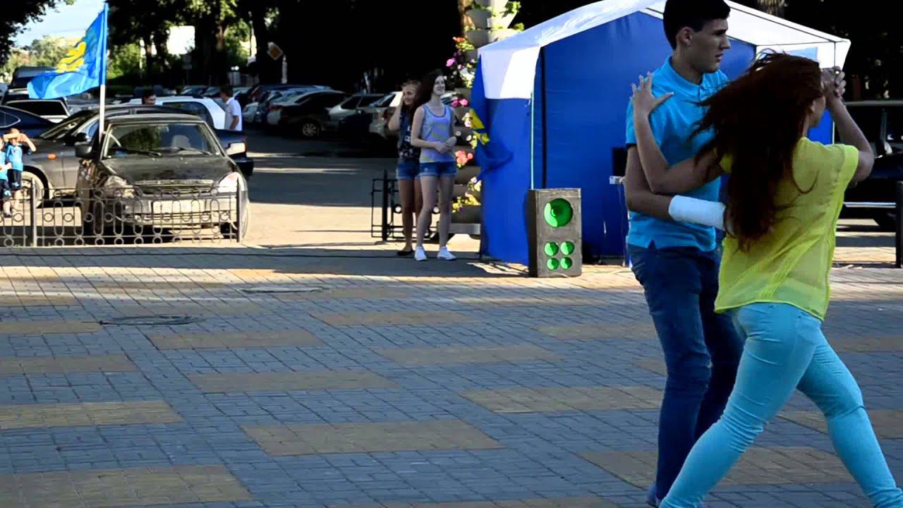 Флэшмоб в День Отца, Батайск, 15.06.2014 смотреть онлайн