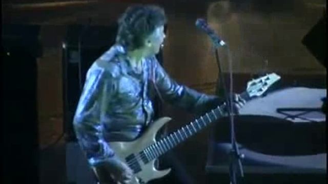 А.Монин, рок-группа "Круиз", концерт в ДК "АЗЛК" - "Красота", 2002г. смотреть онлайн