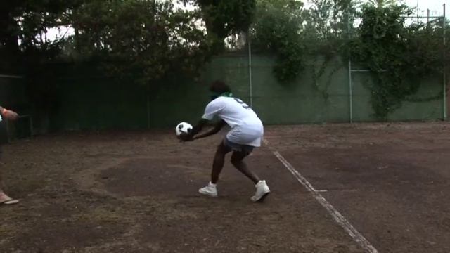 EA Sports FIFA 10 Keepie Uppie Challenge Blooper - Part 2 смотреть онлайн