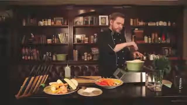 Шеф-повар Сергей Ефимов (овощные спагетти) смотреть онлайн