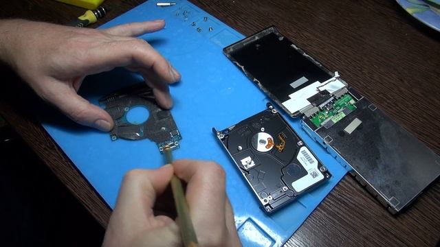 Ремонт HDD USB. Не выбрасывайте старый диск - он ещё поработает -). смотреть онлайн