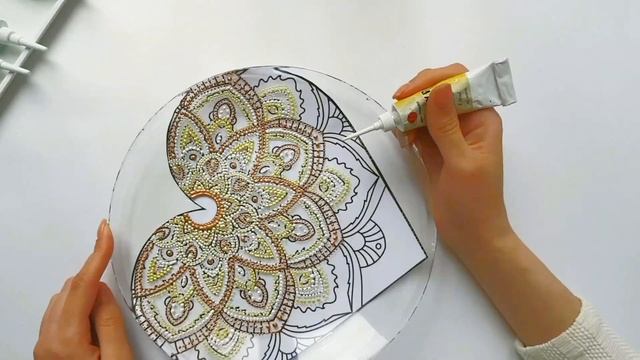 Роспись тарелки в технике 