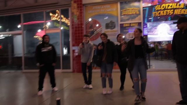 Poppin John challenges random people to dance battle! The reactions are ? смотреть онлайн